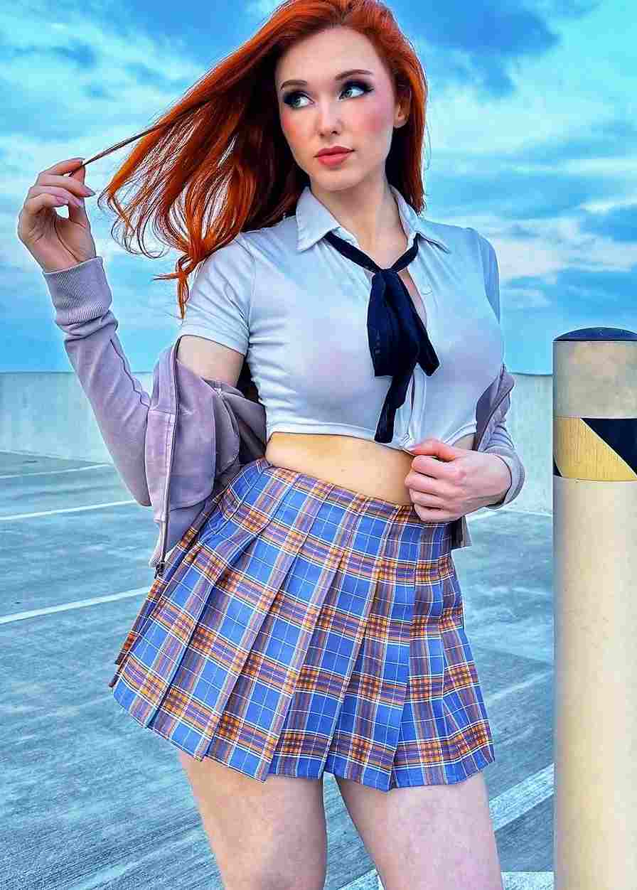Amouranth - Wiki, Biography, Age, Height, Boyfriend, Photos & more